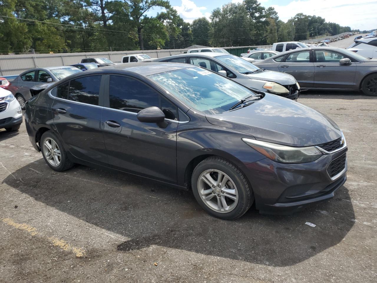 2017 Chevrolet Cruze - Image 4