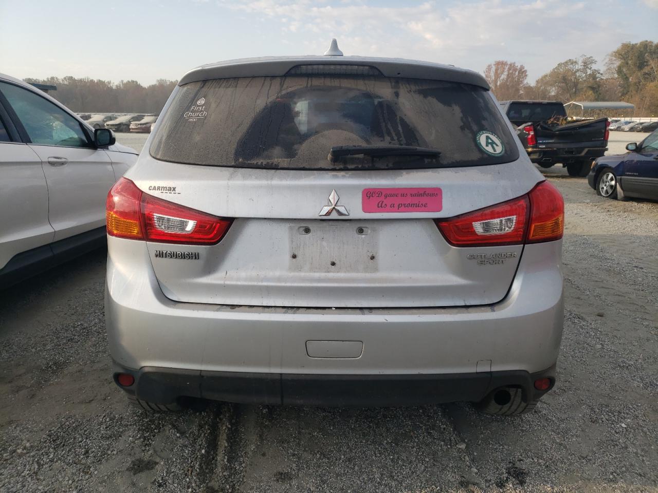 2017 Mitsubishi Outlander - Image 6