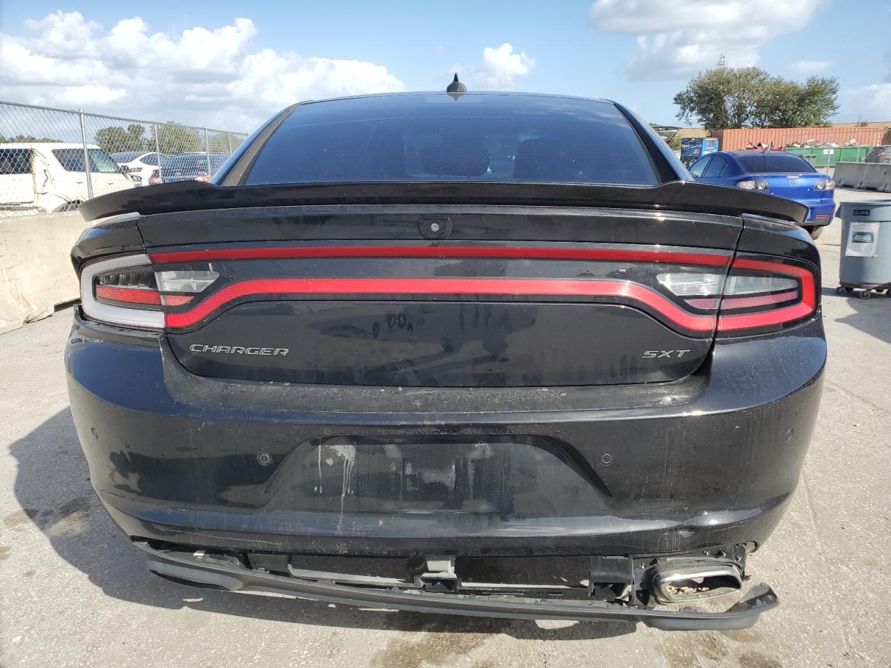 2C3CDXHG8HH547895 2017 Dodge Charger Sxt