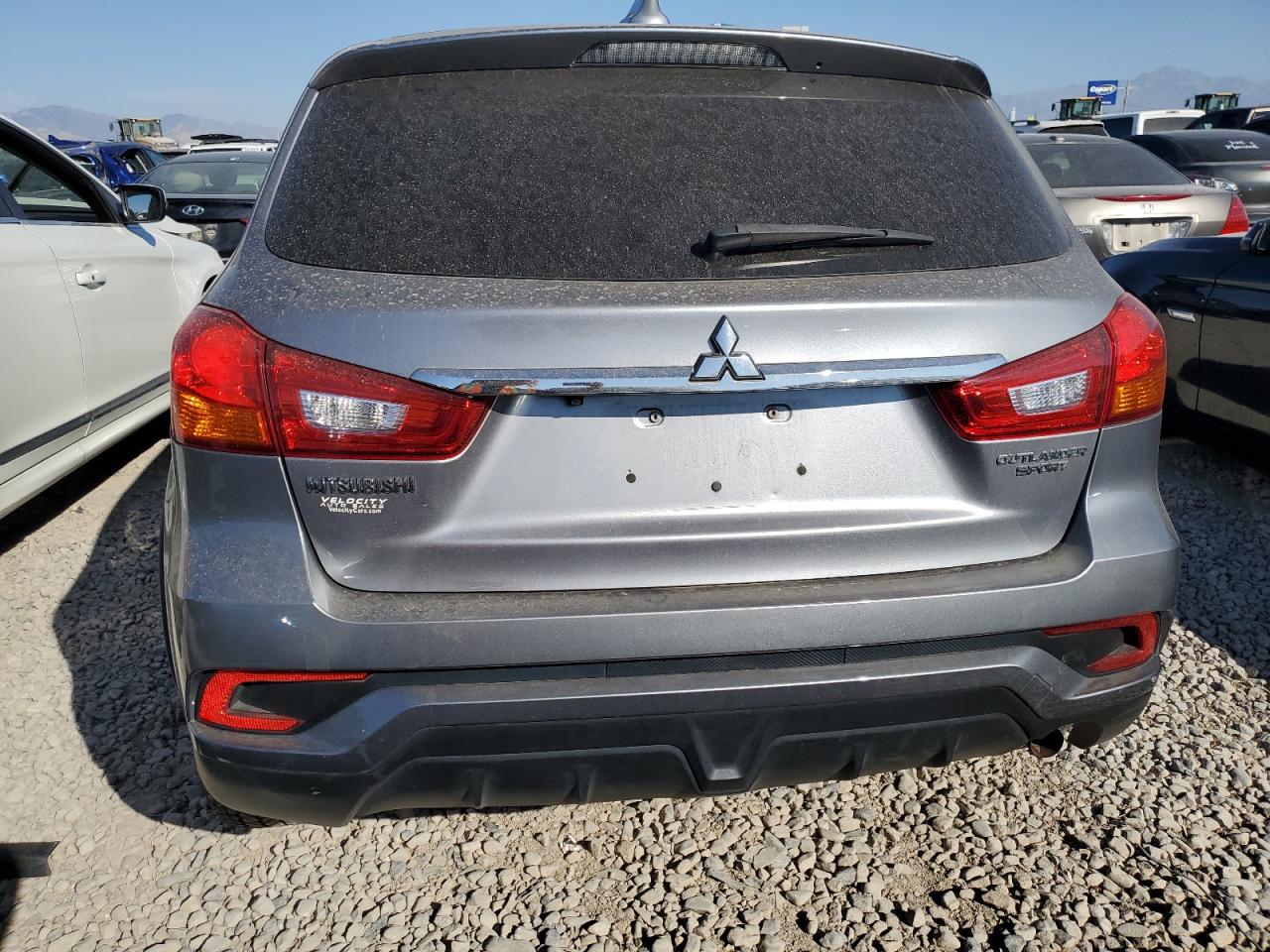 2018 Mitsubishi Outlander Sport Es VIN: JA4AR3AU8JZ035759 Lot: 73844944