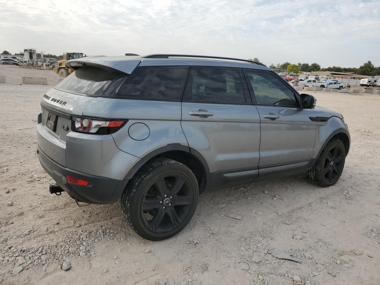 2013 Land Rover Range Rover - Image 3