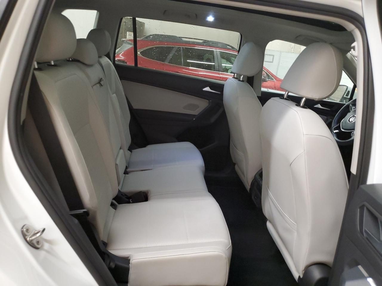 2020 Volkswagen Tiguan - Image 11
