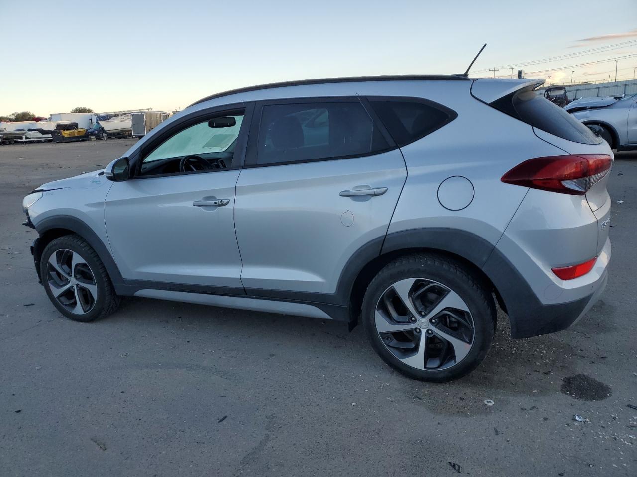 2017 Hyundai Tucson - Image 2
