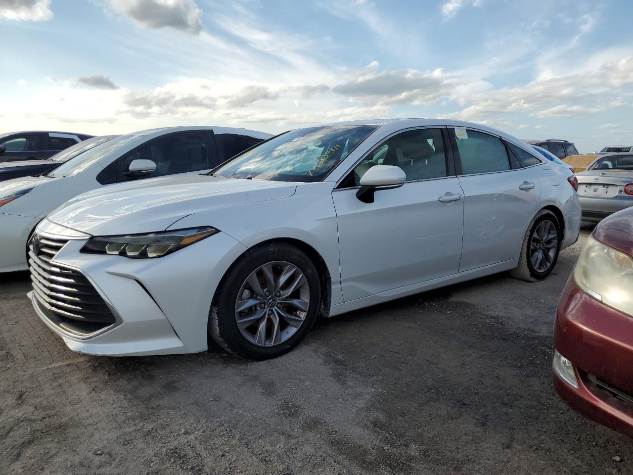 2020 Toyota Avalon - Image 1