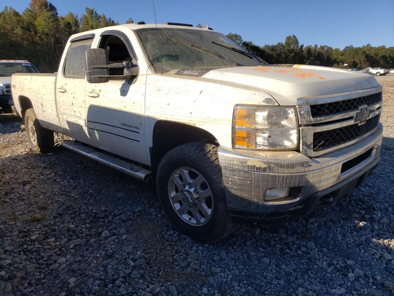 2011 Chevrolet Silverado - Image 4