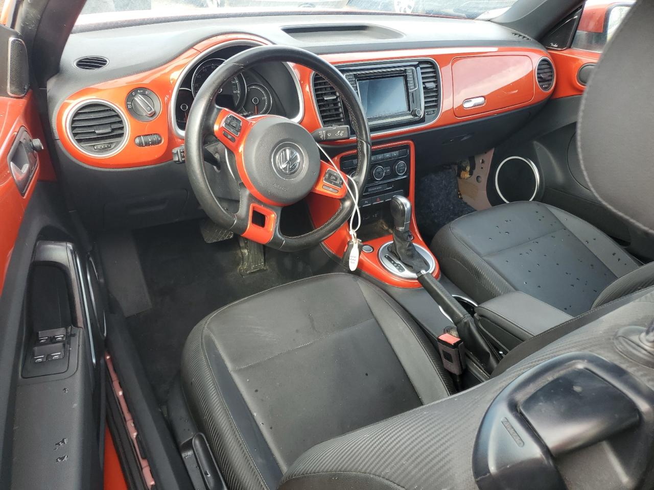 2019 Volkswagen Beetle - Image 8