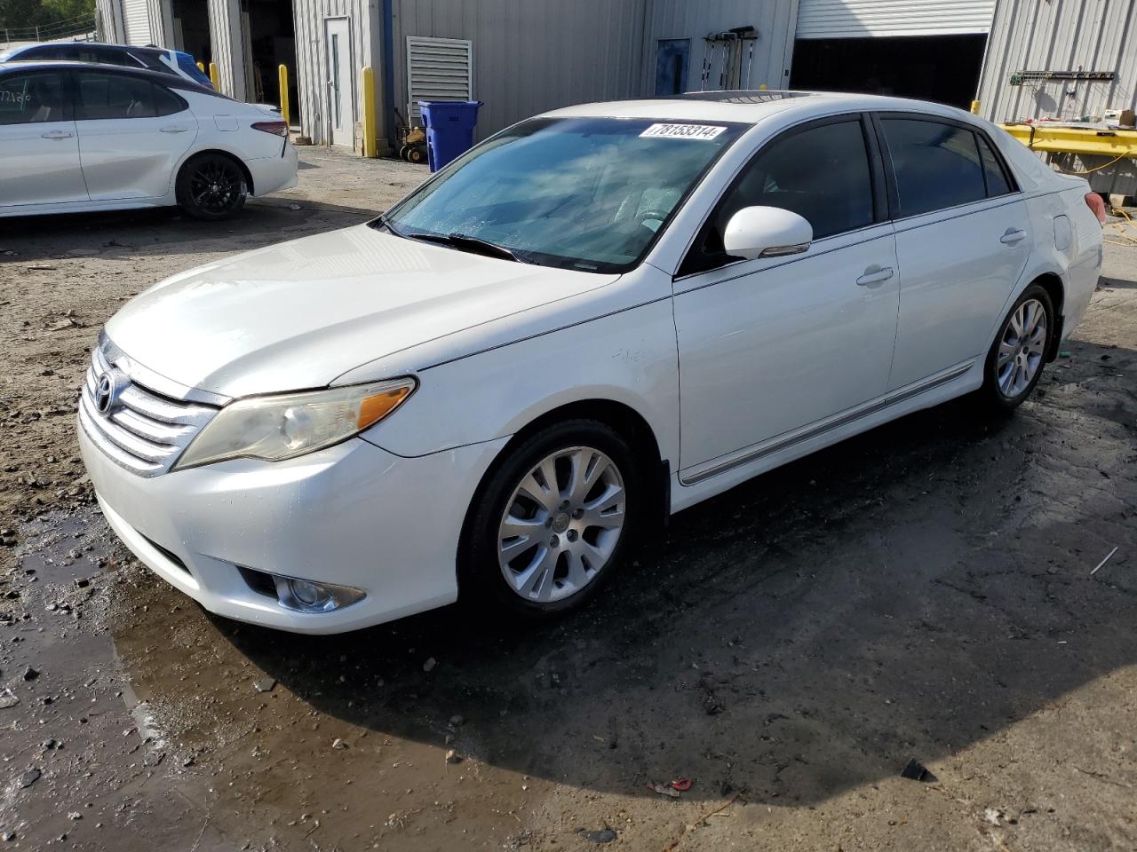2011 Toyota Avalon - Image 1