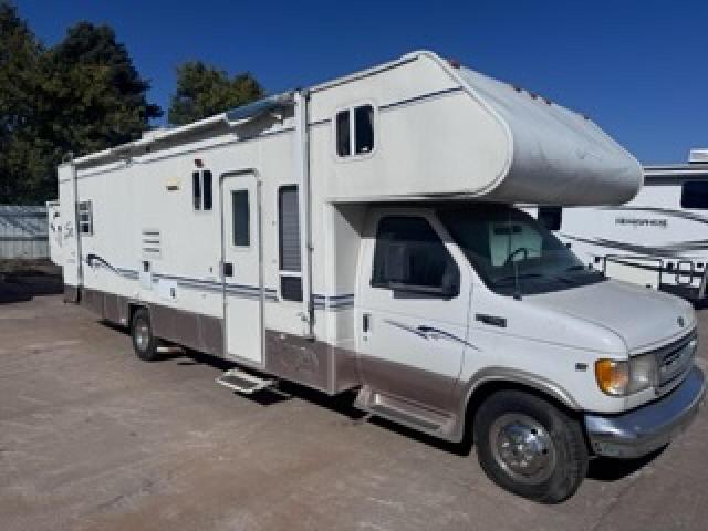 2001 Ford Econoline E450 Super Duty Cutaway Van للبيع في Eldridge، IA - Top/Roof