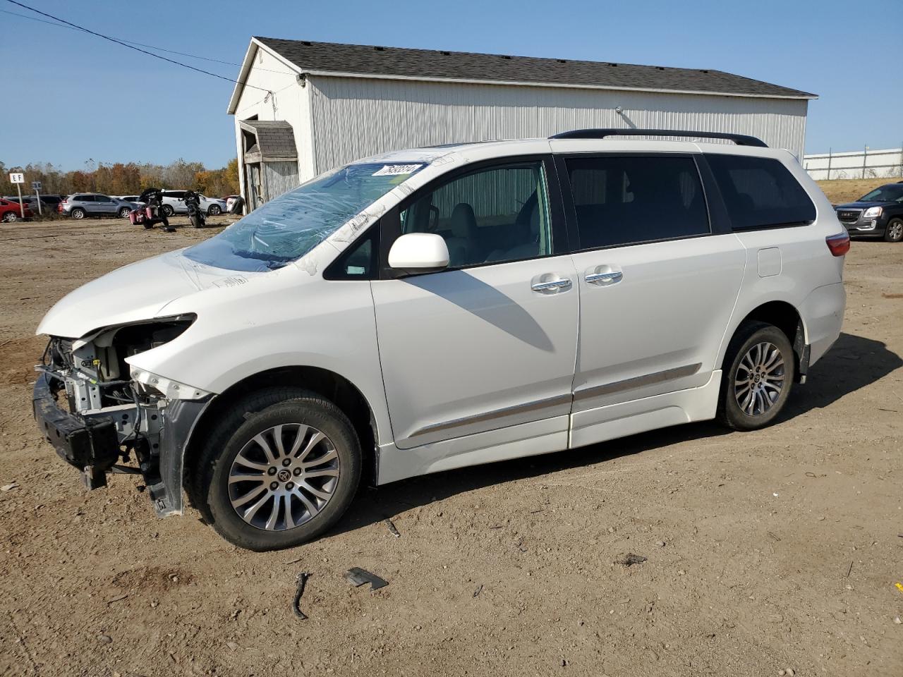 2020 Toyota Sienna - Image 1