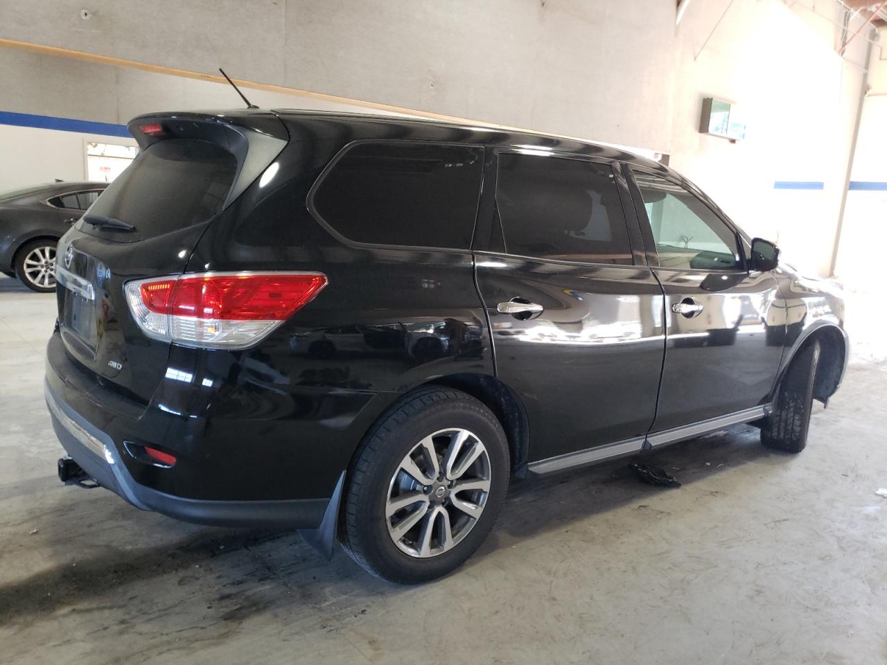 2013 Nissan Pathfinder - Image 3
