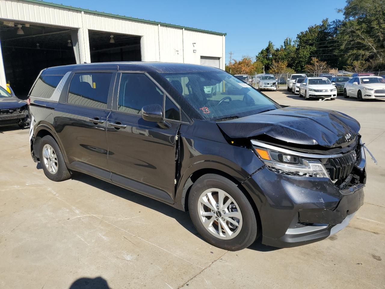 2024 Kia Carnival - Image 4