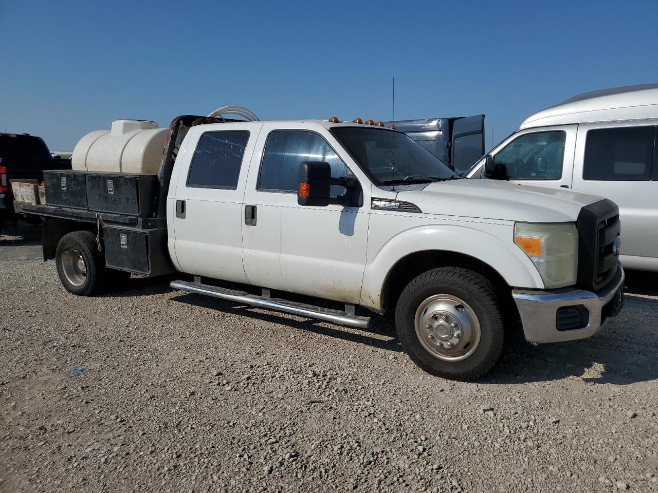 2011 Ford F350 - Image 4