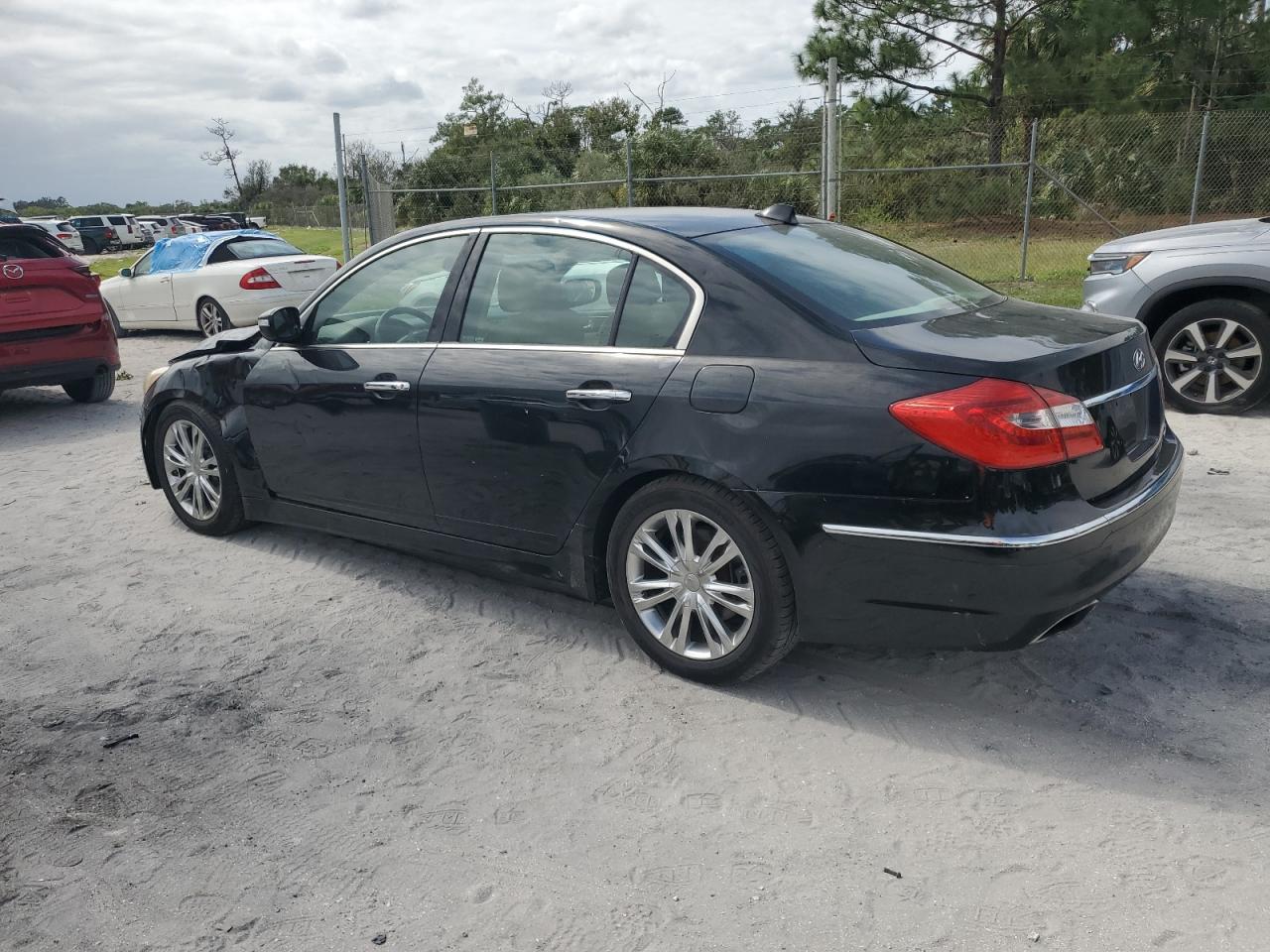 2012 Hyundai Genesis - Image 2