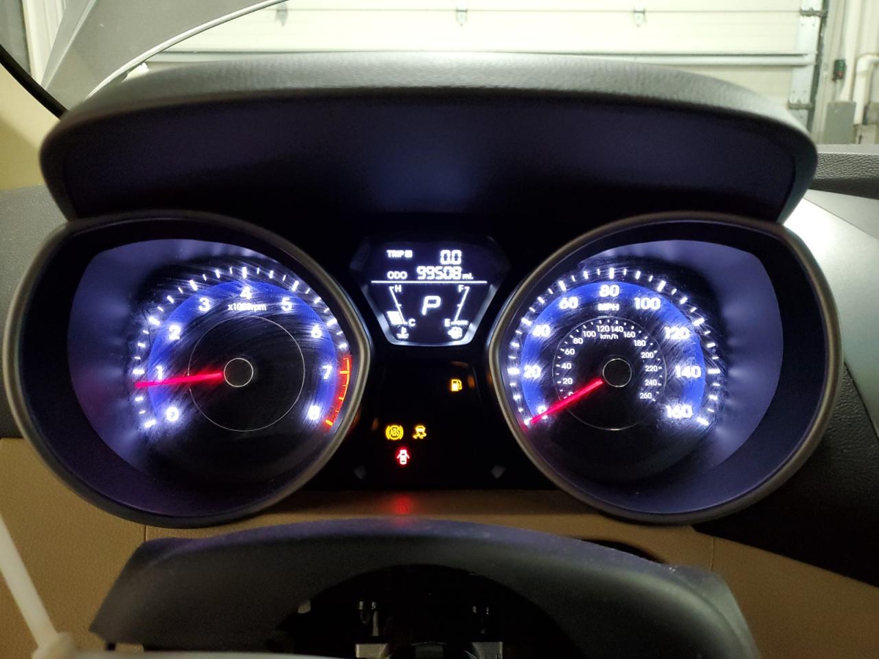 2013 Hyundai Elantra - Image 9