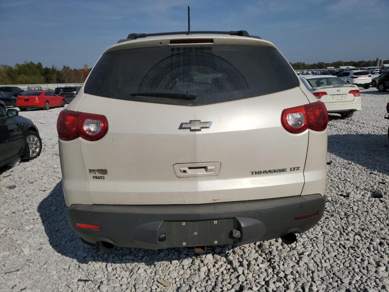 2011 Chevrolet Traverse - Image 6