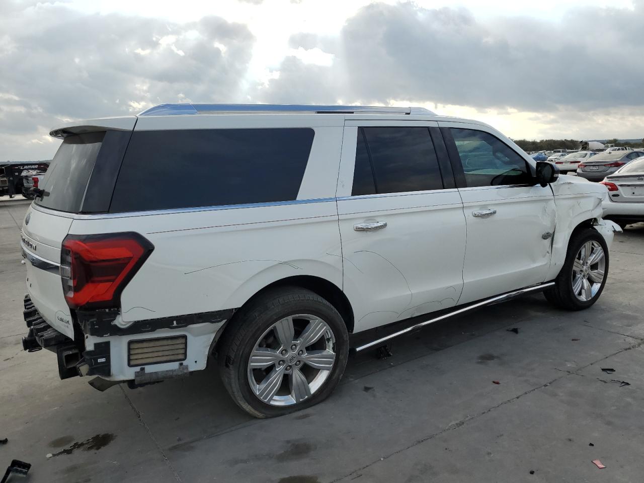 2022 Ford Expedition - Image 3