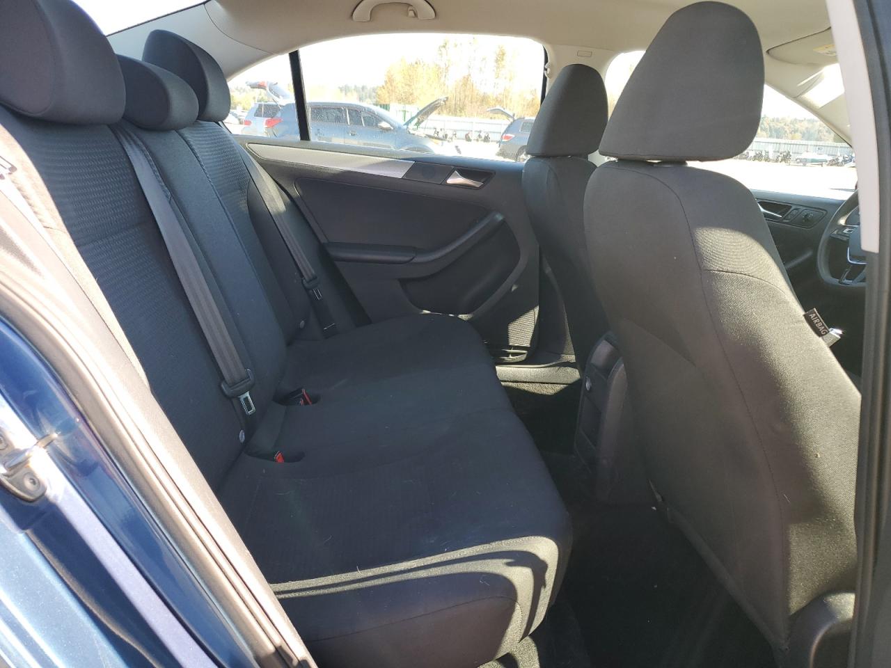 2015 Volkswagen Jetta - Image 11