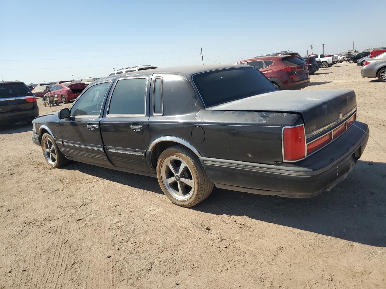 1997 Lincoln Town Car Signature VIN: 1LNLM82W3VY750465 Lot: 75569864