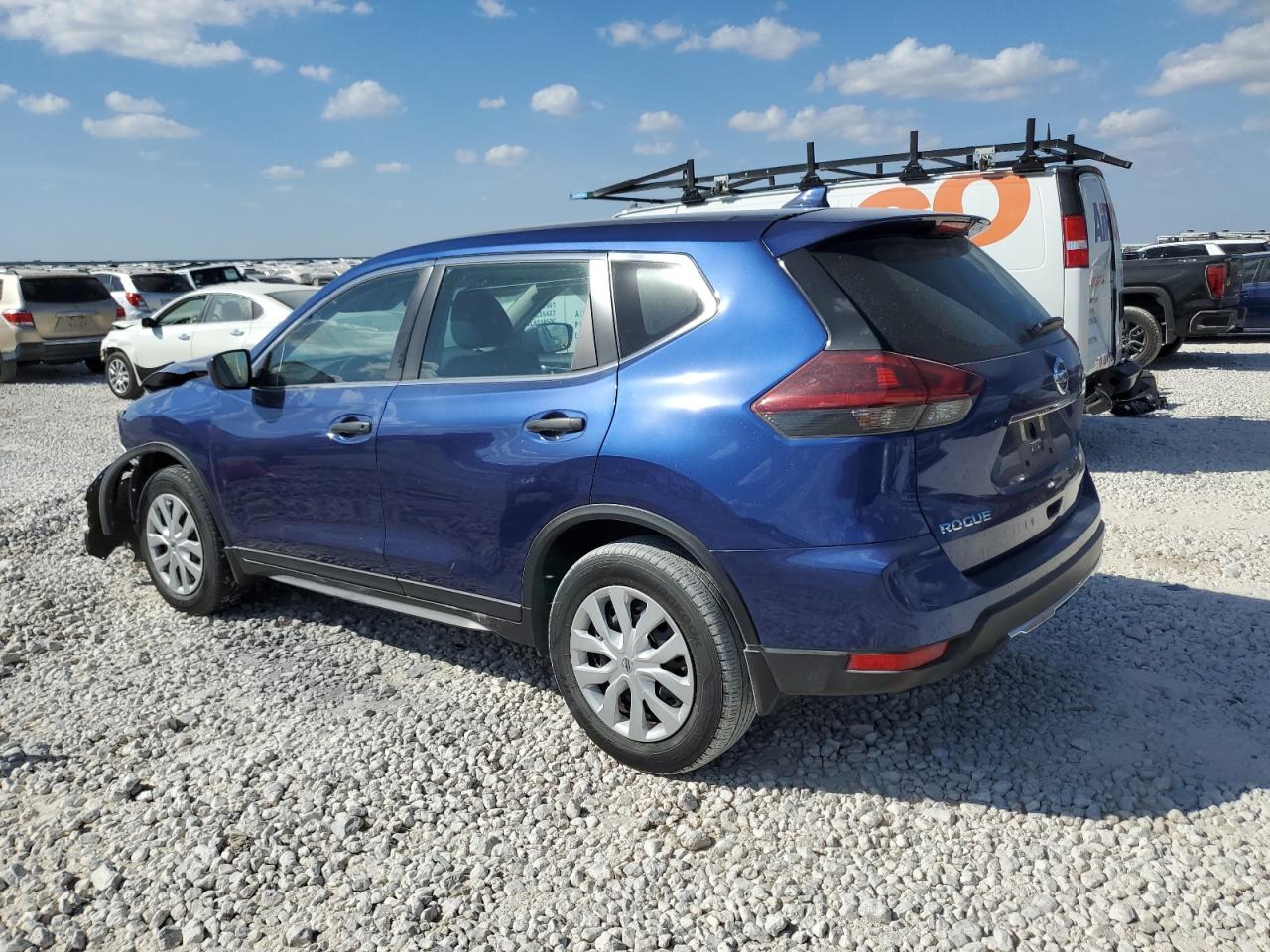 2019 Nissan Rogue - Image 2