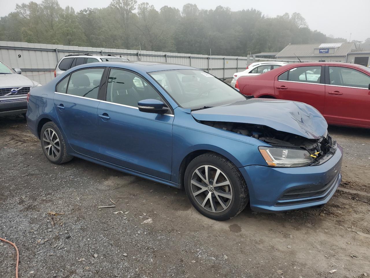 2017 Volkswagen Jetta - Image 4