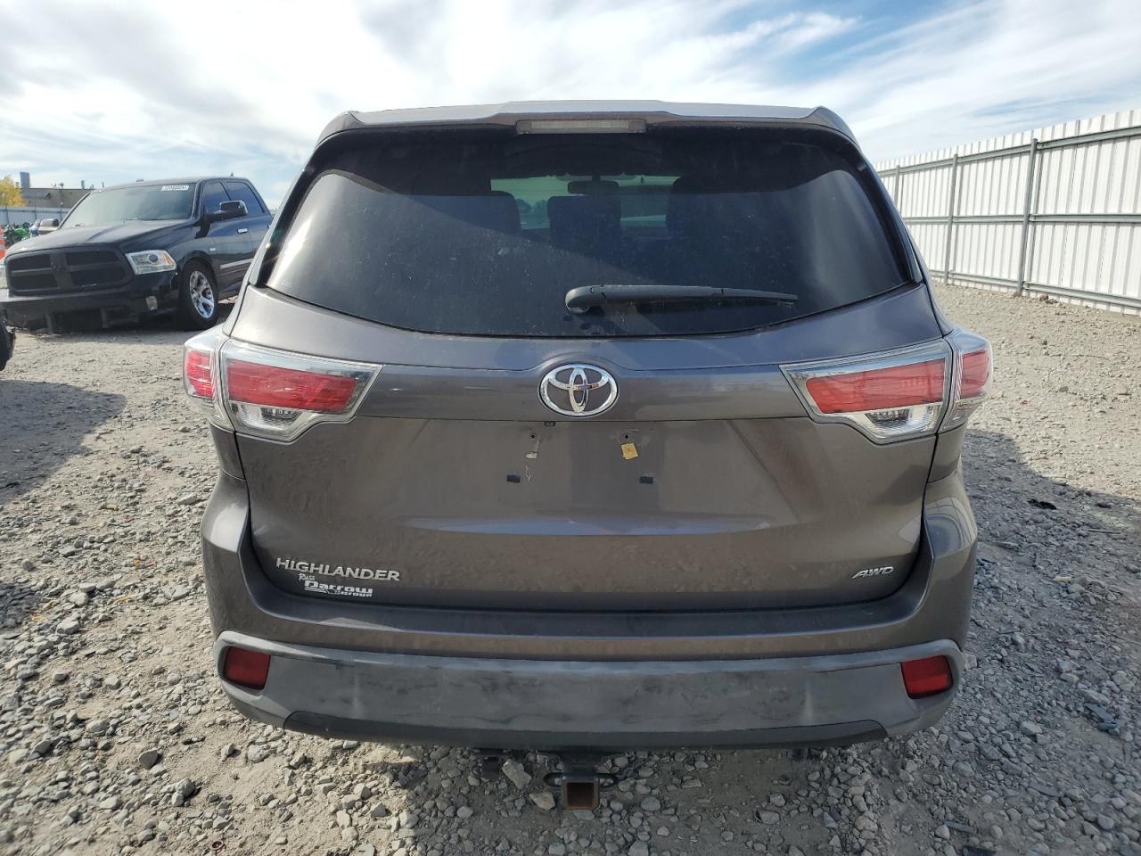 5TDBKRFH4GS315993 2016 Toyota Highlander Le