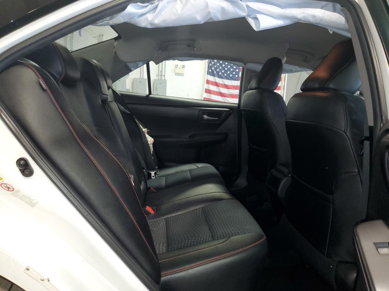 2015 Toyota Camry - Image 10