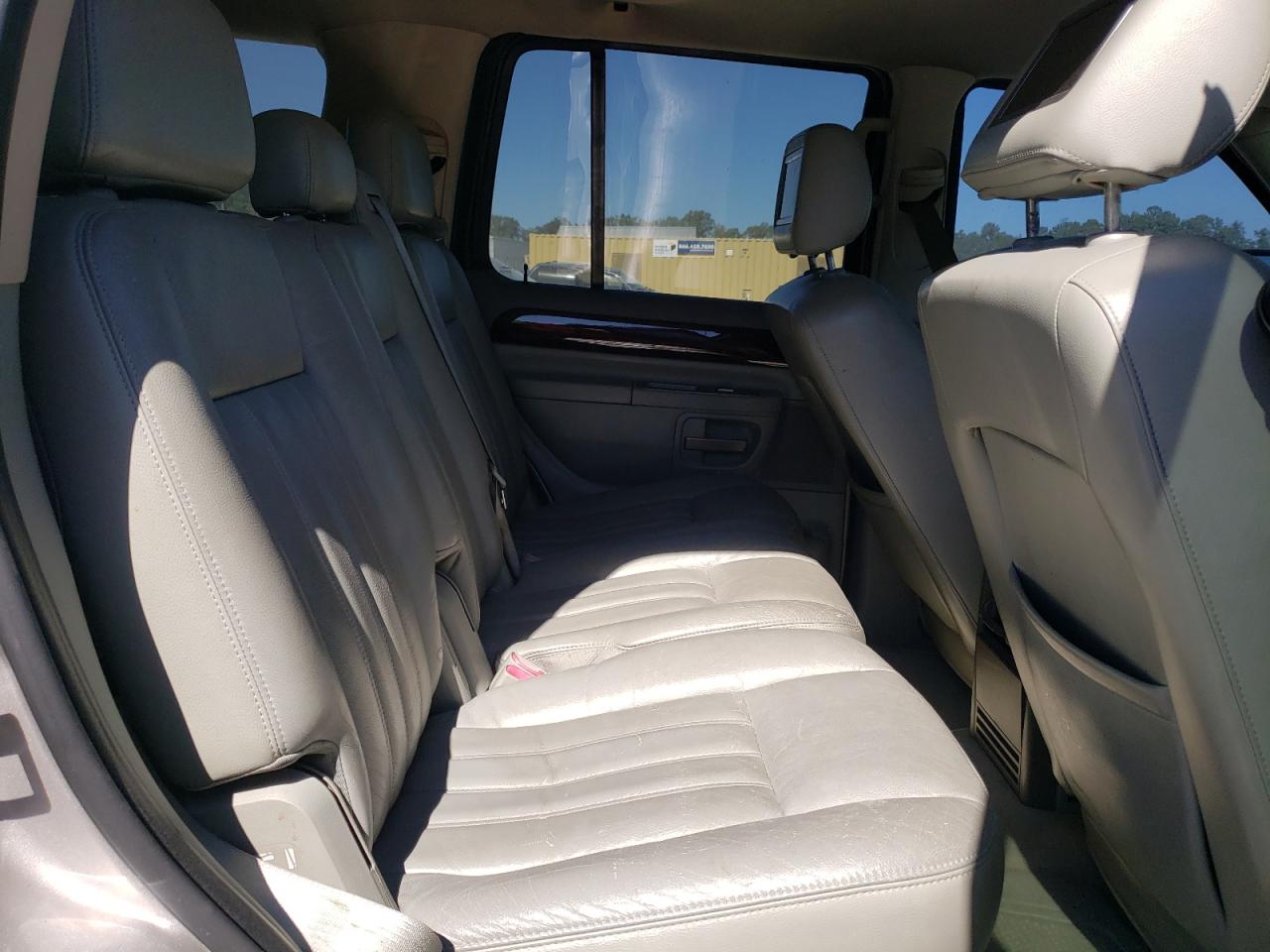 2003 Lincoln Aviator - Image 11