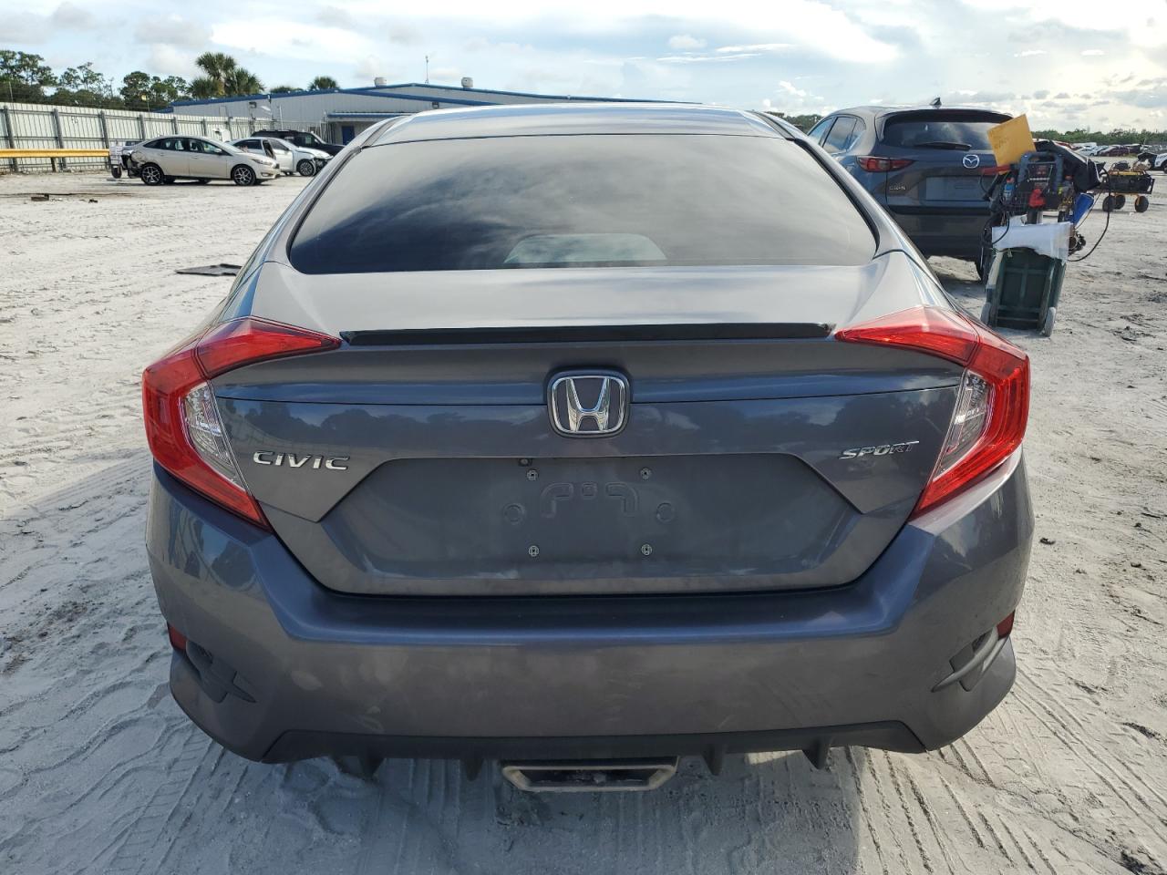 2HGFC2F89LH570560 2020 Honda Civic Sport