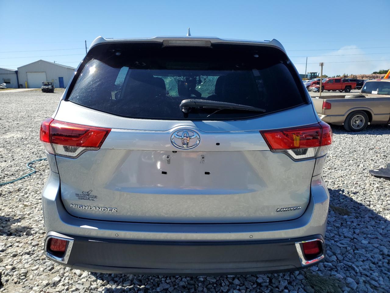 2019 Toyota Highlander - Image 6