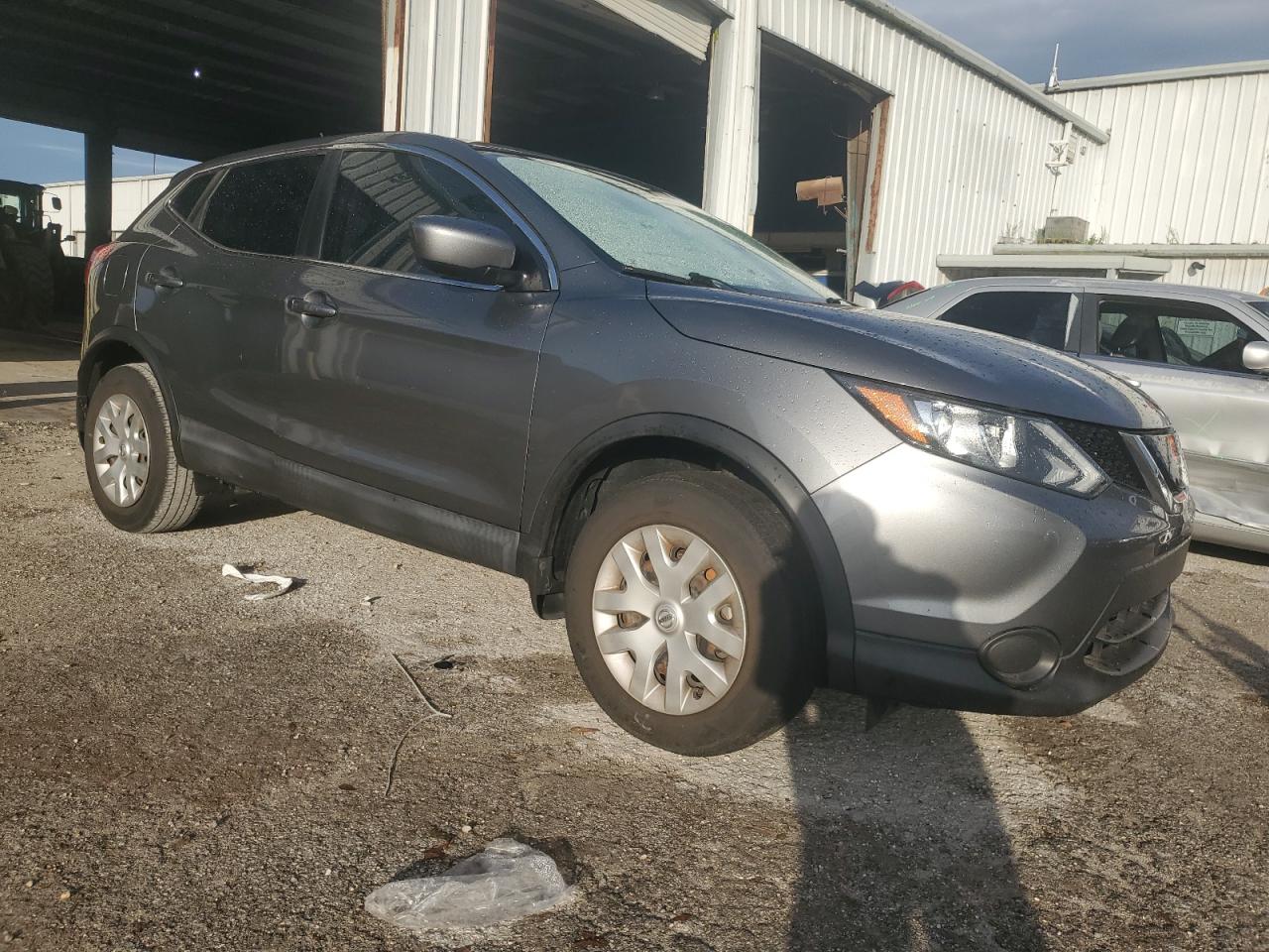 JN1BJ1CP3JW163246 2018 Nissan Rogue Sport S