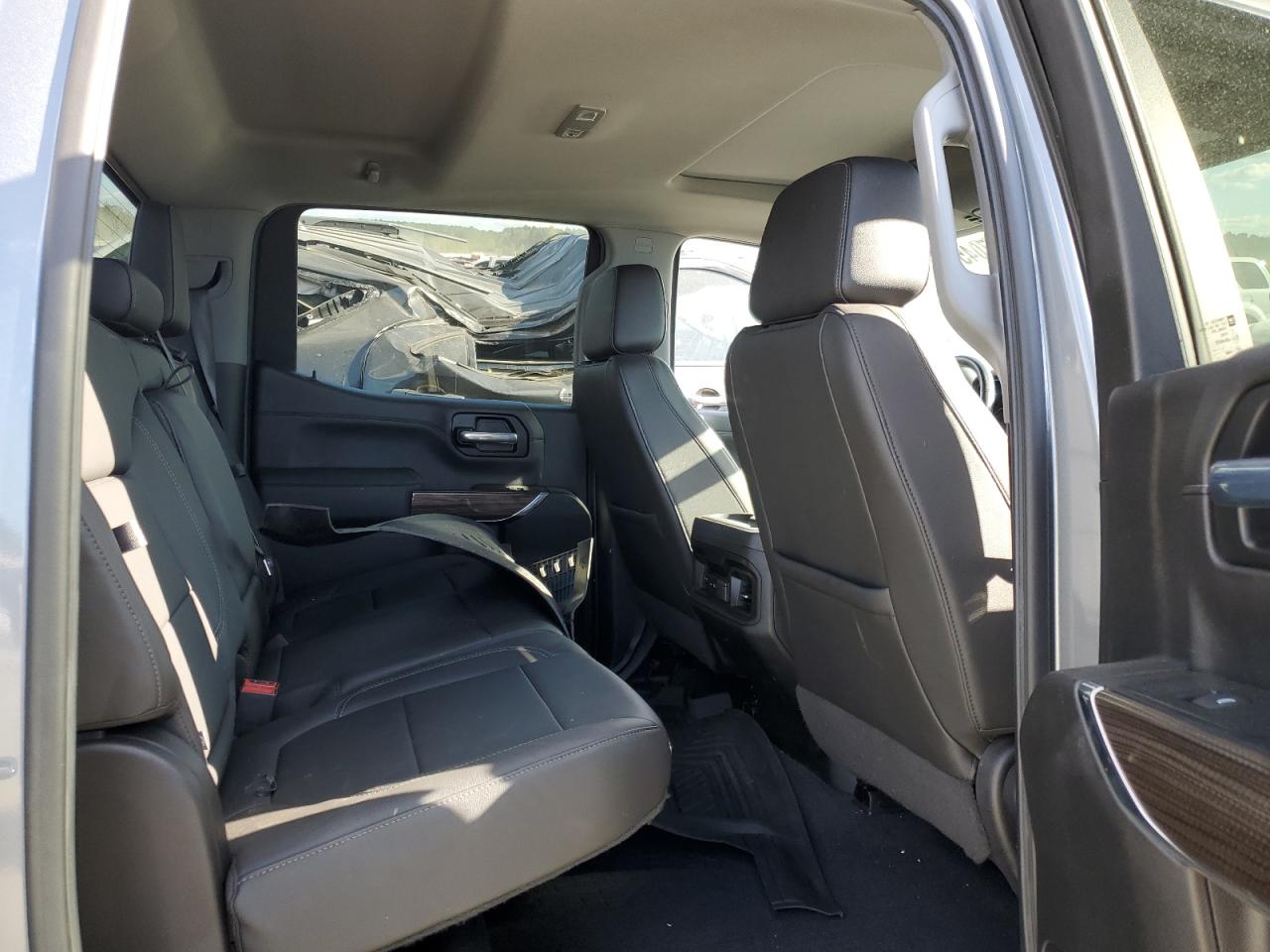 2020 Chevrolet Silverado - Image 10