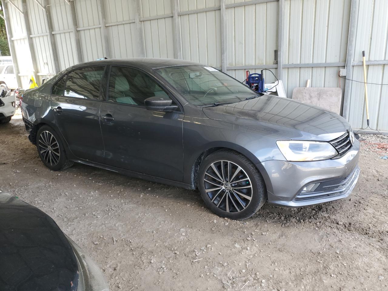 2016 Volkswagen Jetta - Image 4
