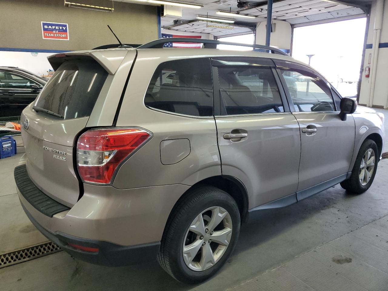 2015 Subaru Forester - Image 3