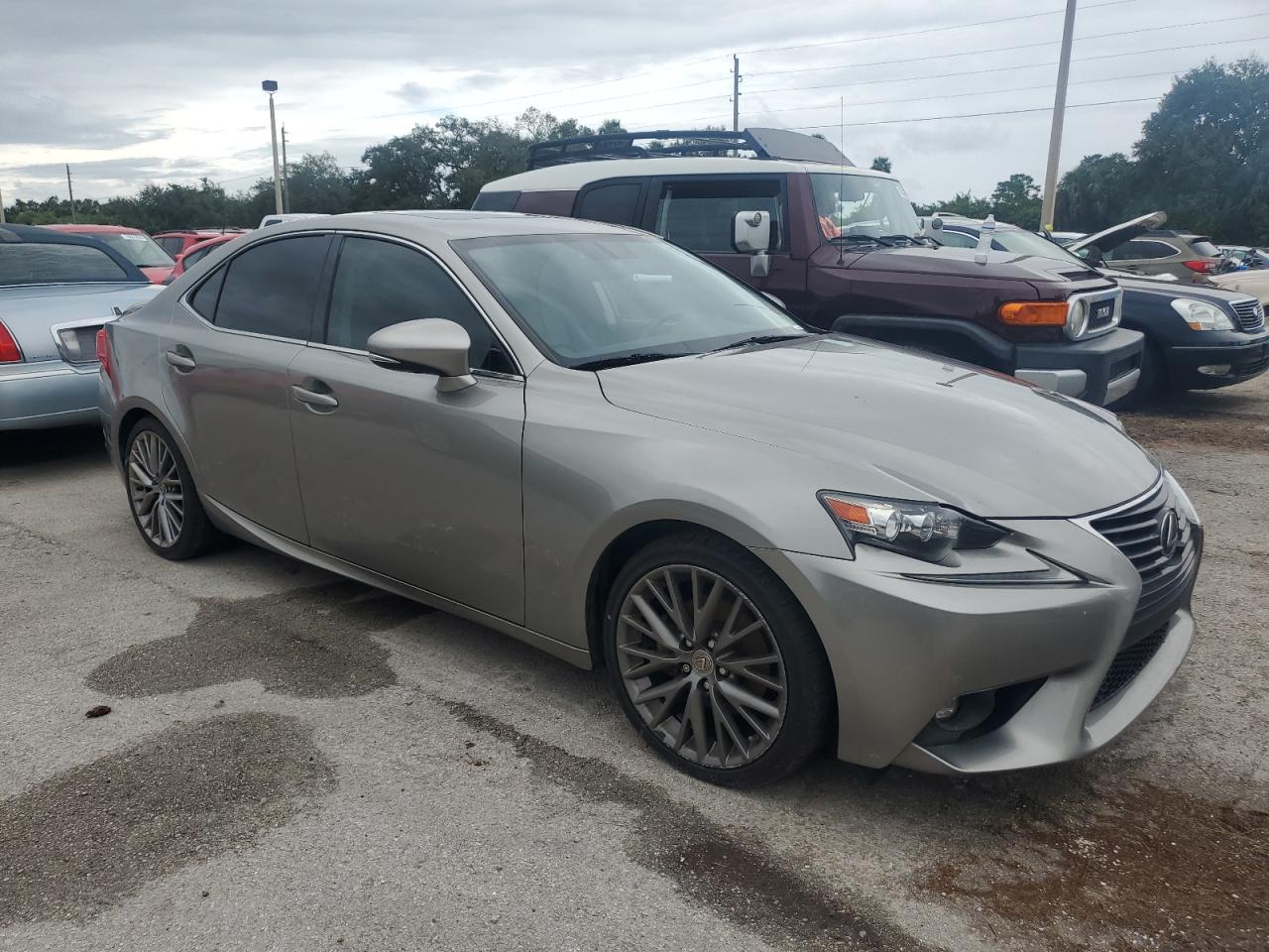 2015 Lexus IS - Image 4