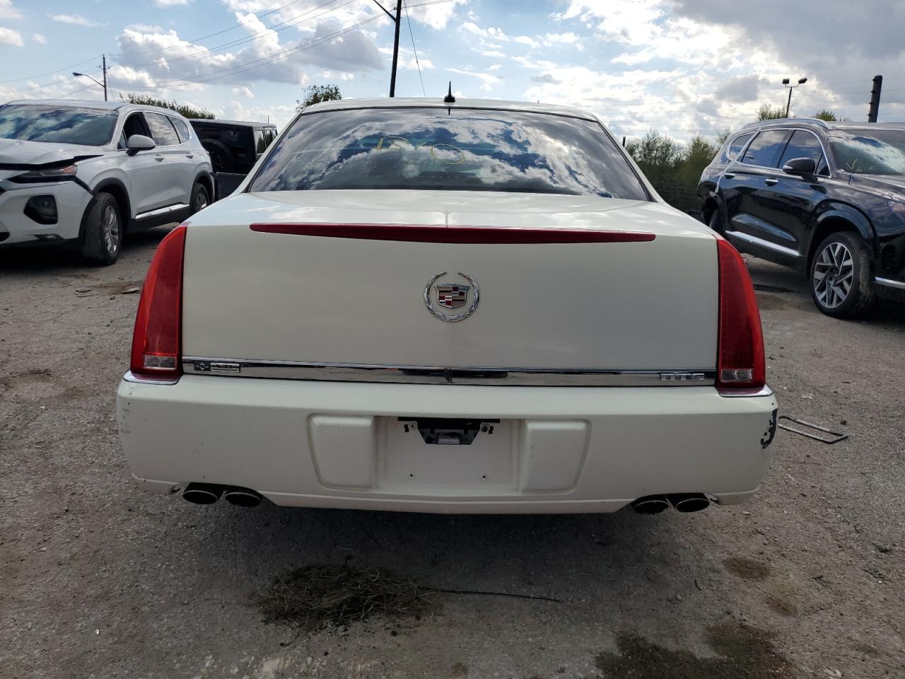 2007 Cadillac Dts VIN: 1G6KD57Y17U147889 Lot: 73692864