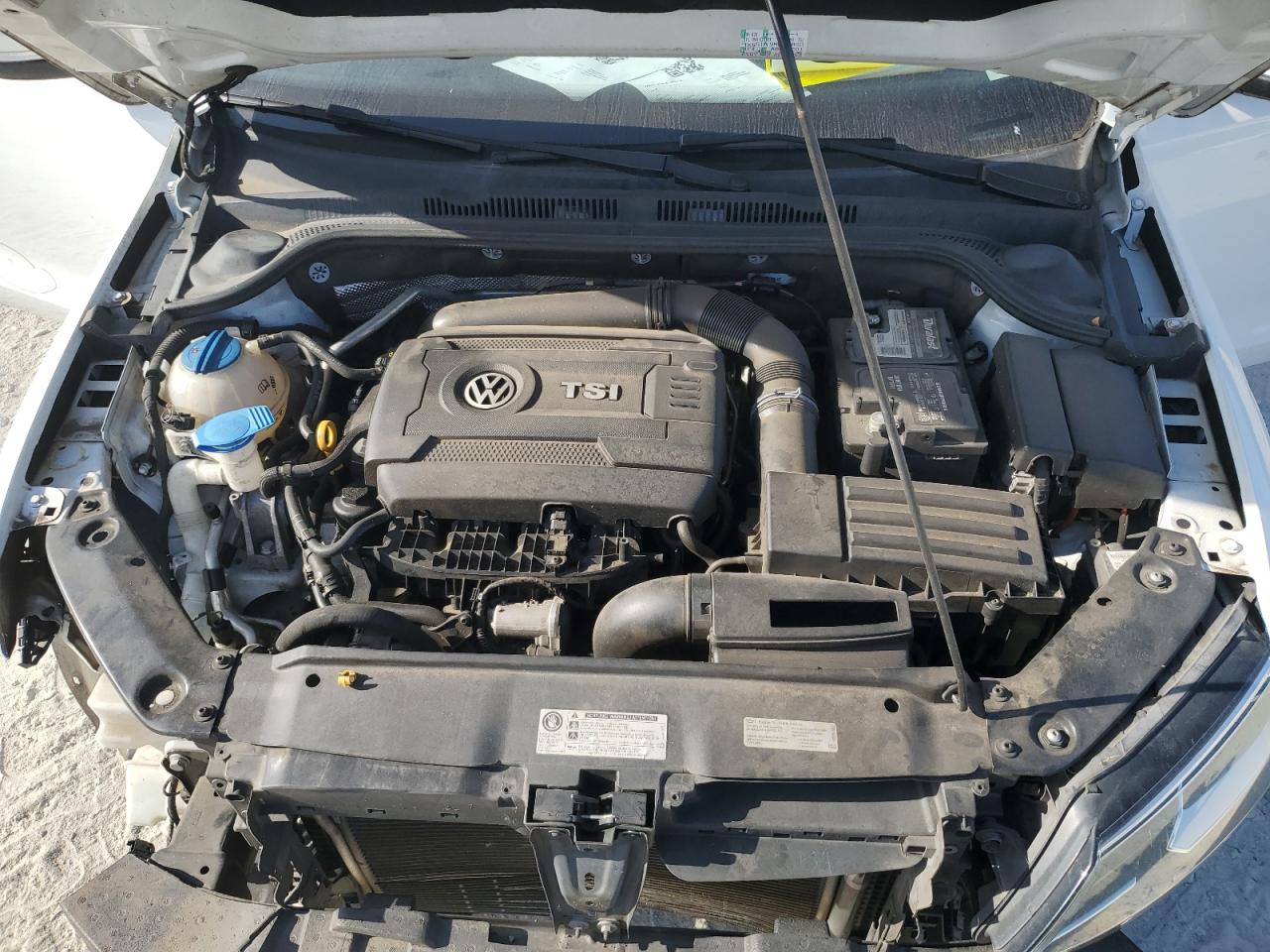 2016 Volkswagen Jetta - Image 11