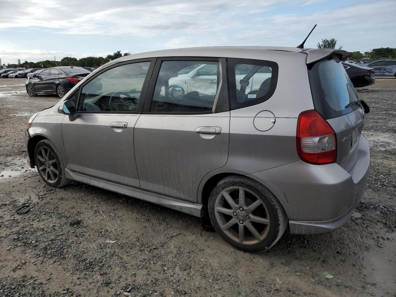 2007 Honda Fit - Image 2