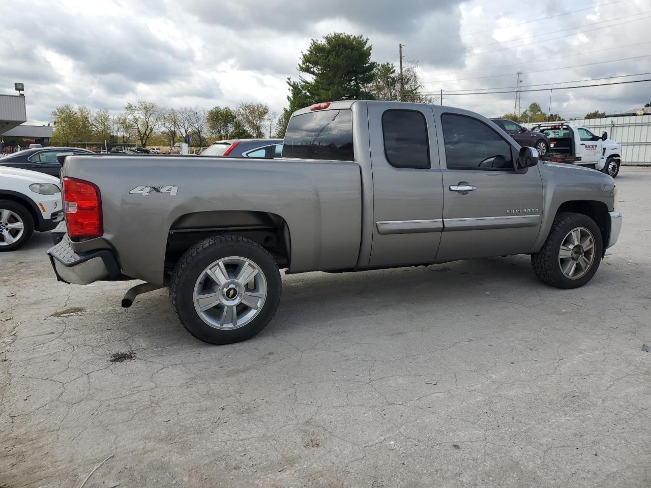 2012 Chevrolet Silverado - Image 3