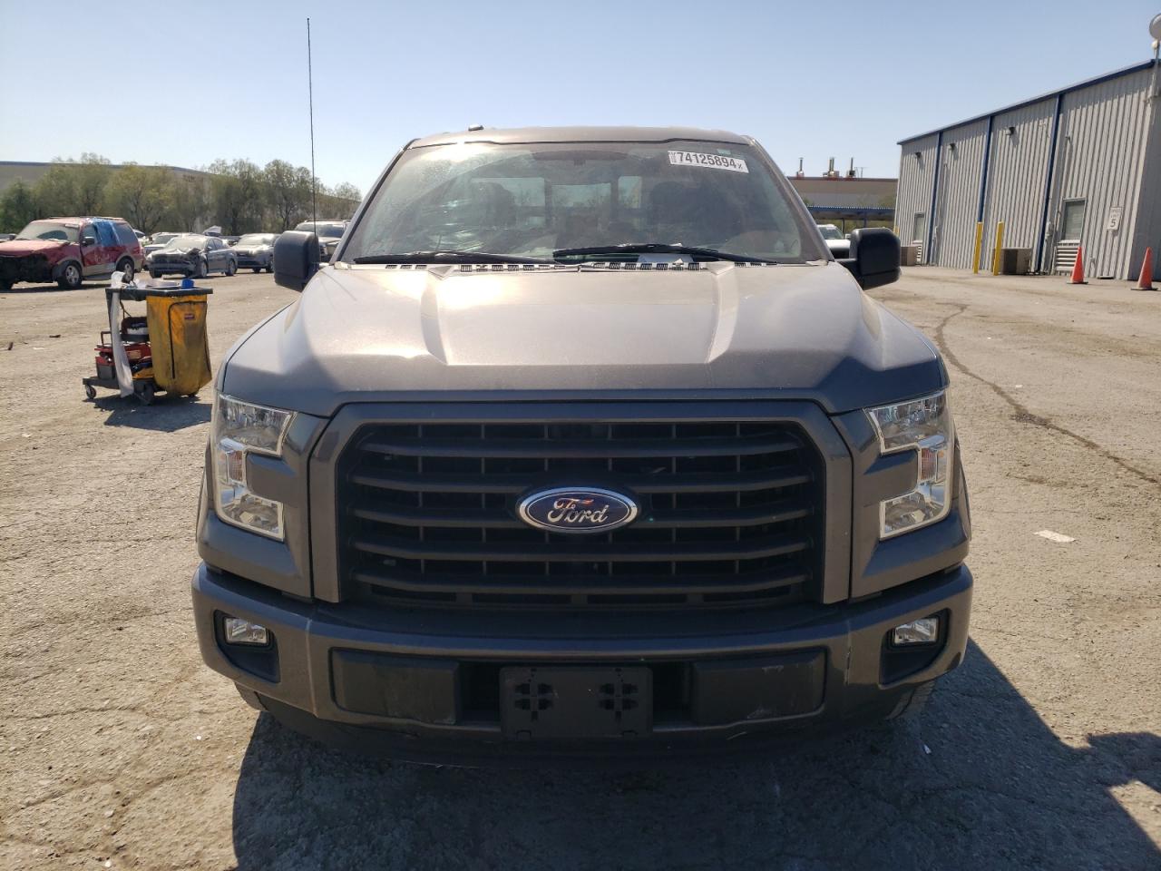 2016 Ford F-150 - Image 5