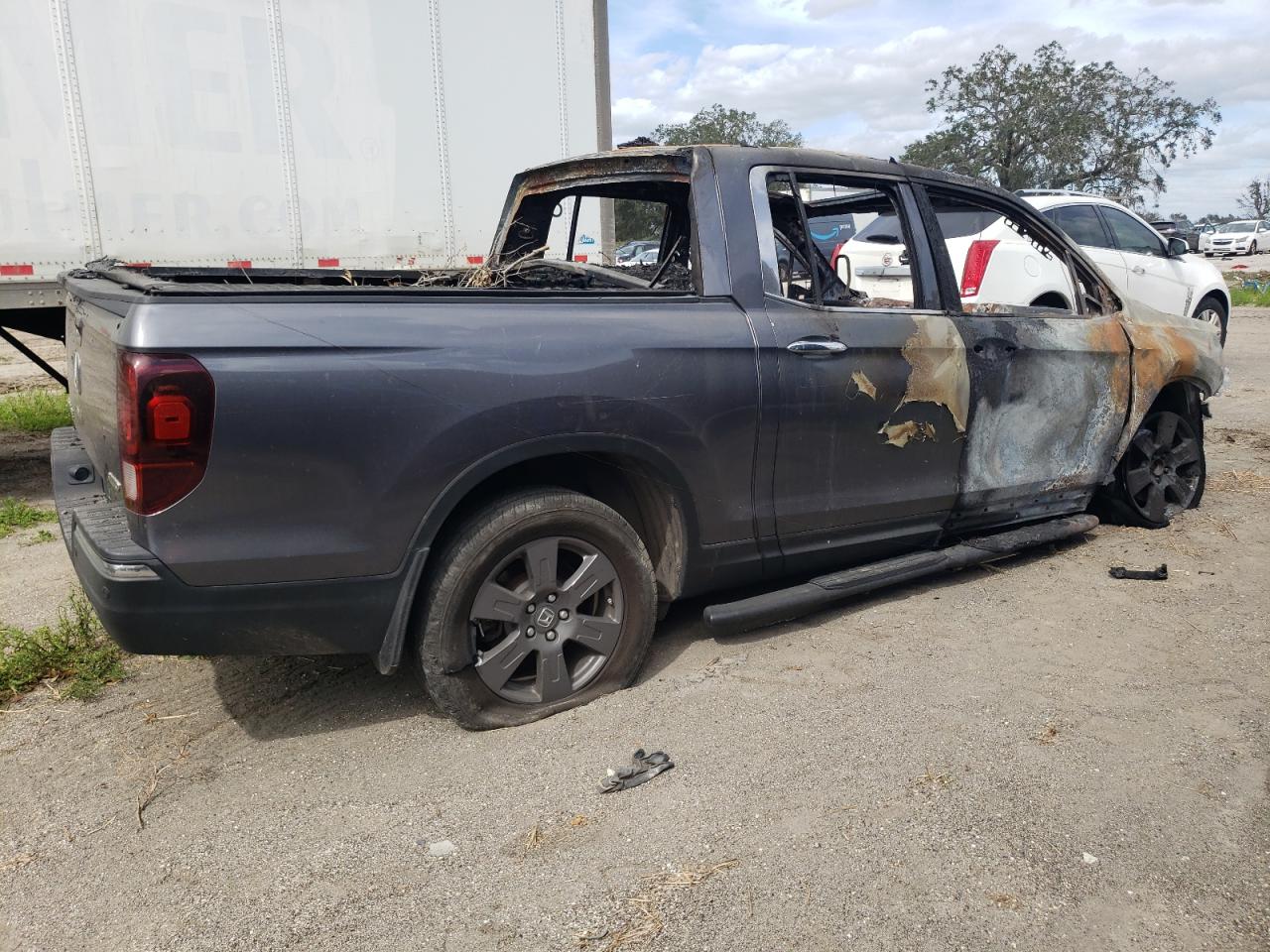 2020 Honda Ridgeline - Image 3