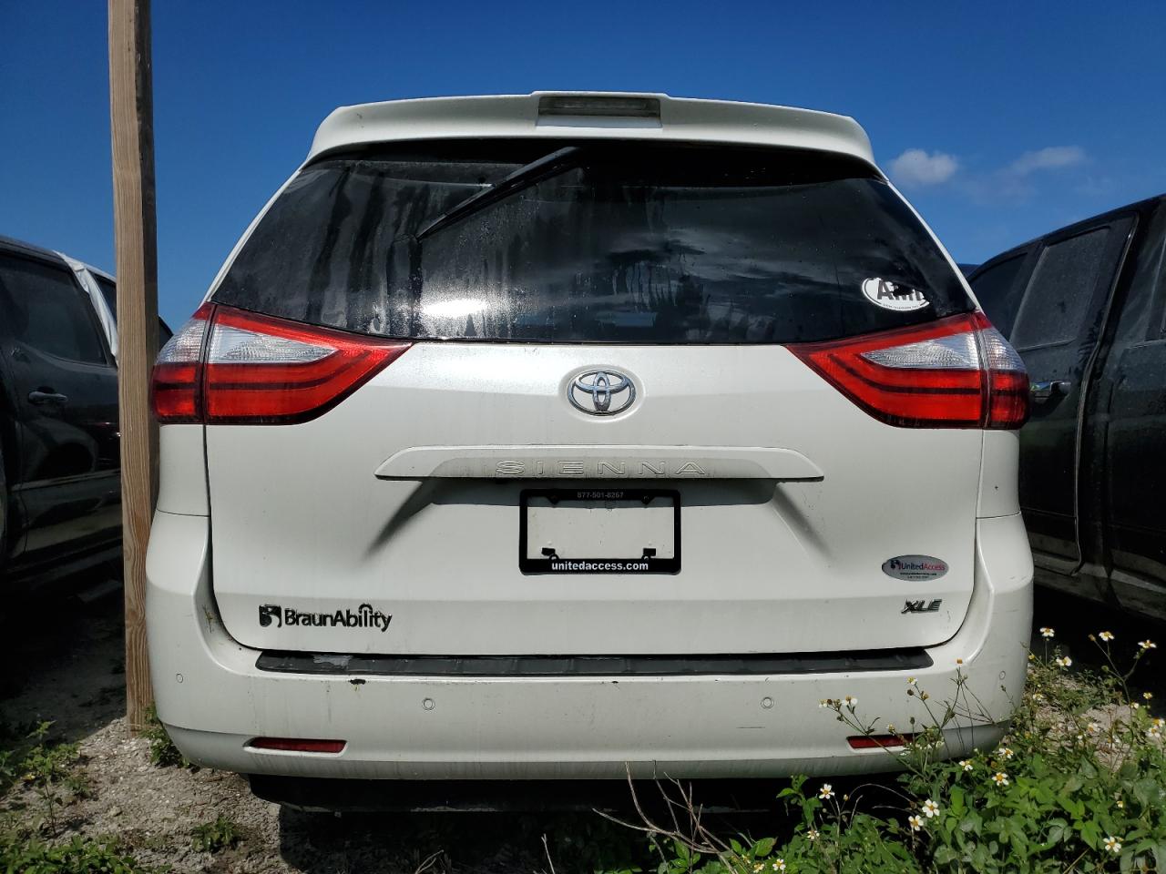 5TDYZ3DC6KS979019 2019 Toyota Sienna Xle