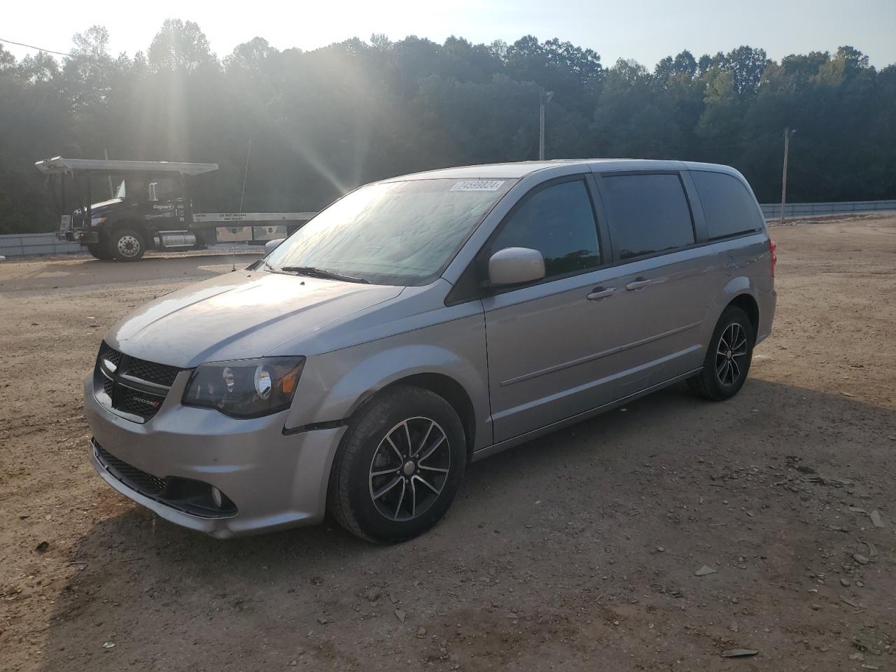 2016 Dodge Caravan - Image 1