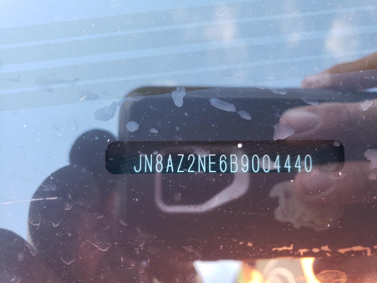 2011 Infiniti QX56 - Image 13