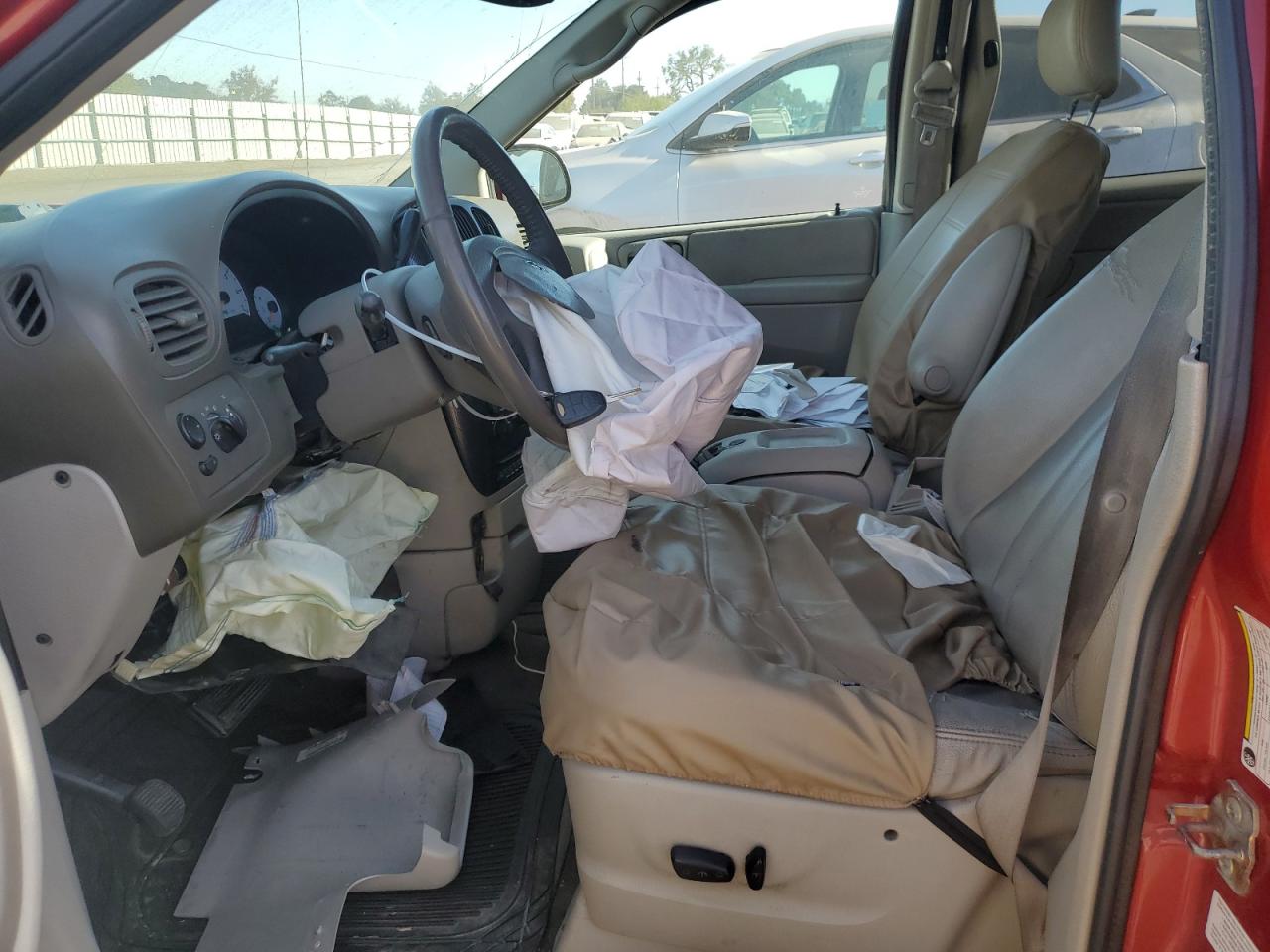 2006 Dodge Caravan - Image 7