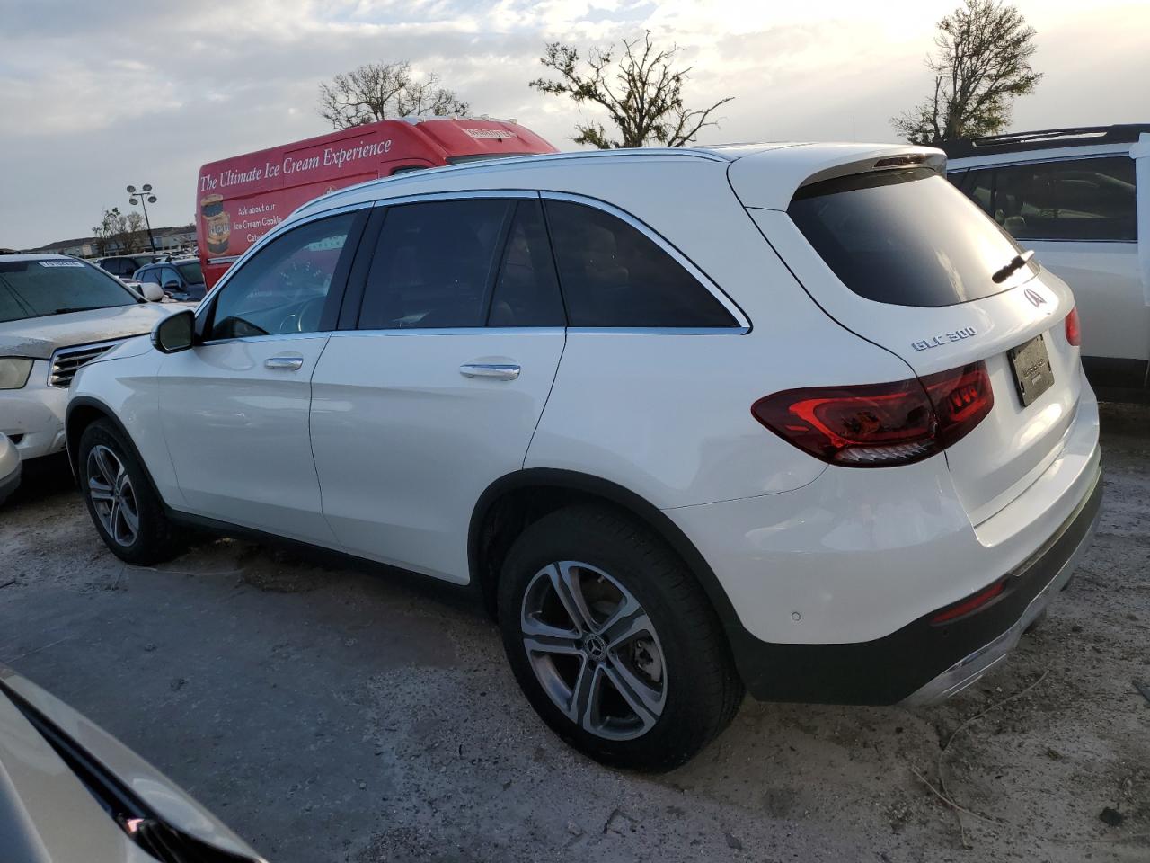 W1N0G8DBXMF927380 2021 MERCEDES-BENZ GLC - Image 2