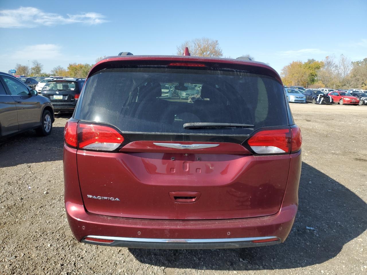 2017 Chrysler Pacifica - Image 6
