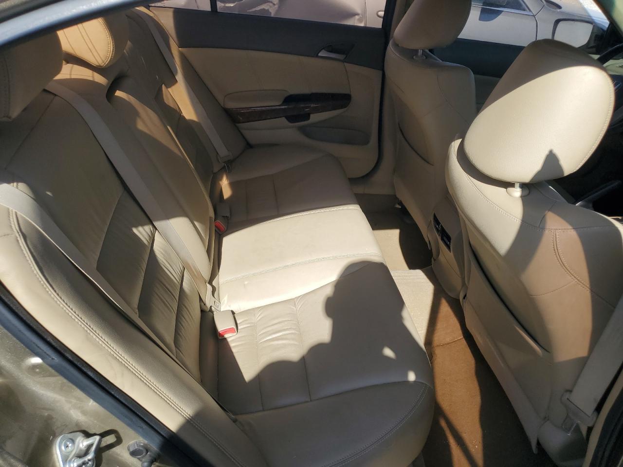 2010 Honda Accord - Image 10