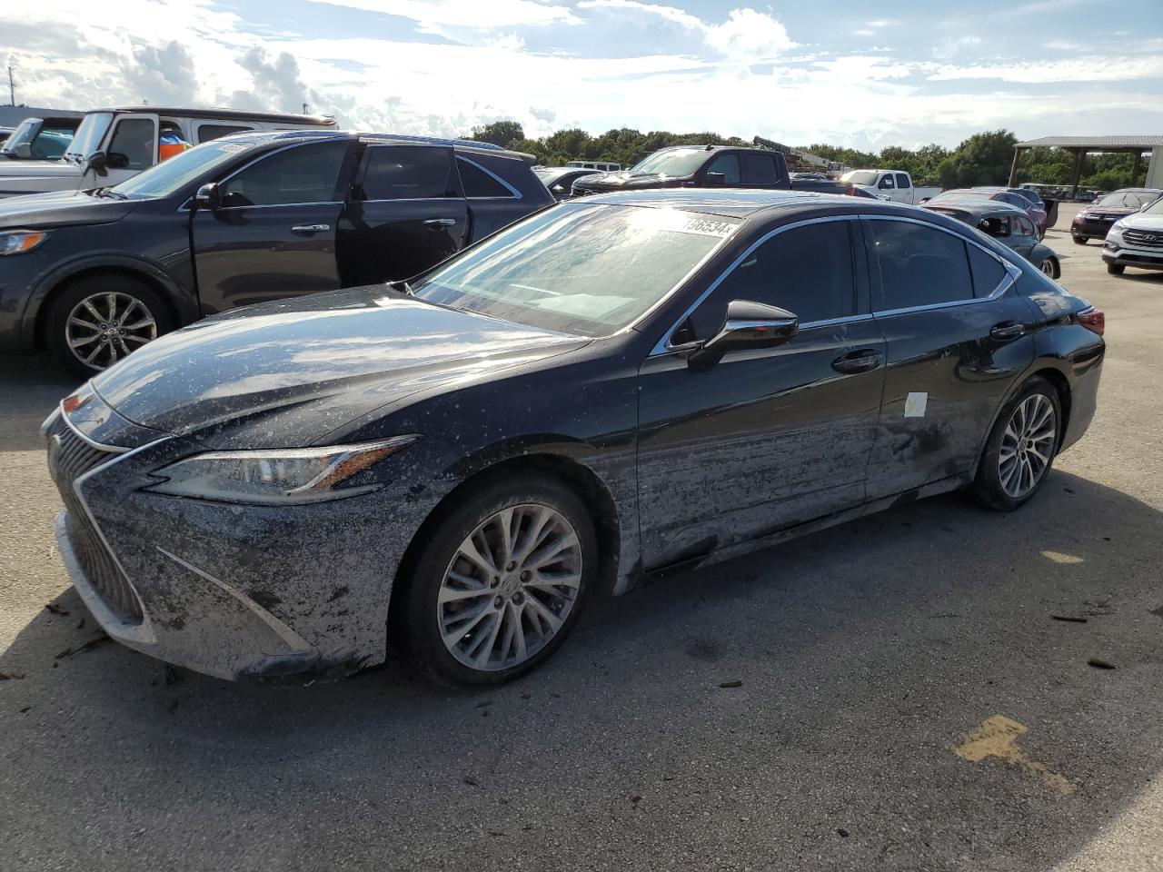 2019 Lexus ES - Image 1