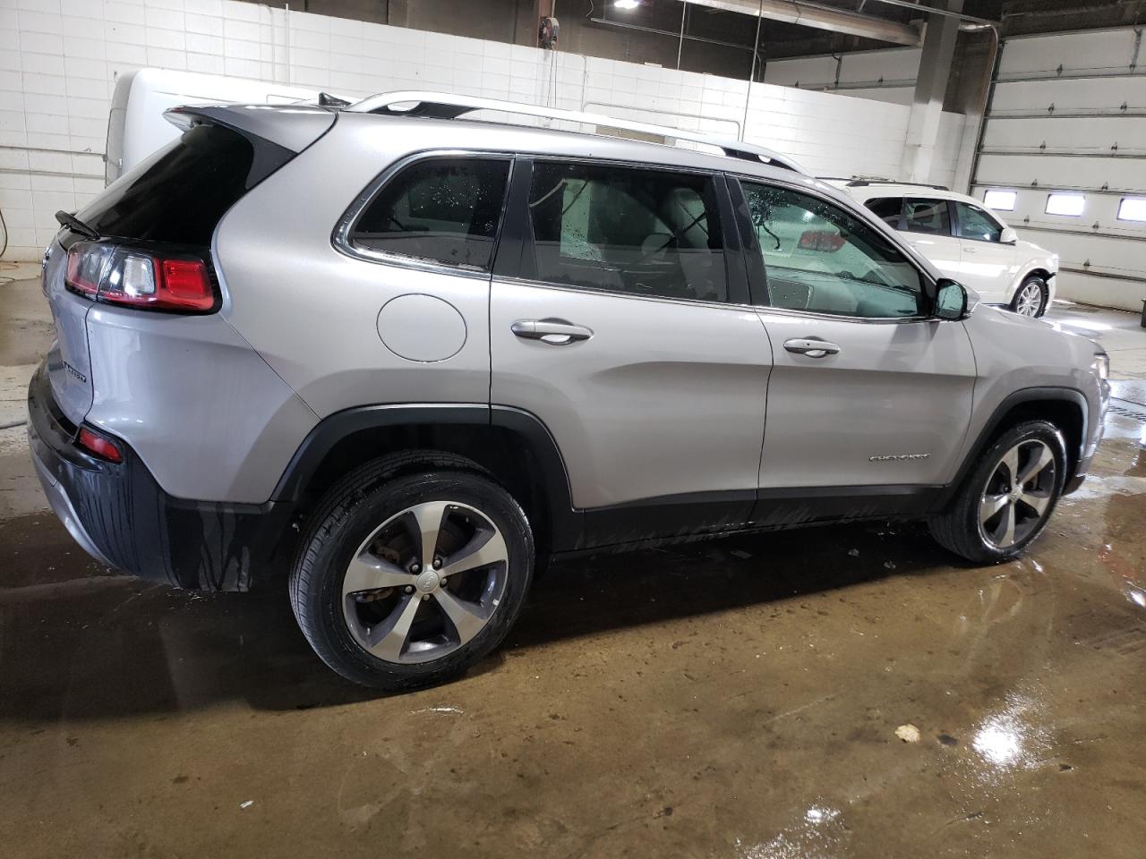 2019 Jeep Grand Cherokee - Image 3