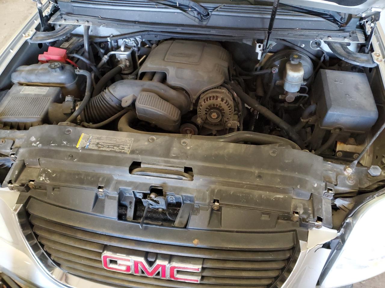 2010 GMC Yukon - Image 13